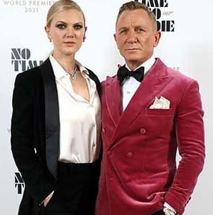 Ella Craig with her father Daniel Craig in the premiere of No Time To Die.